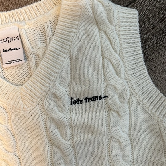URBAN OUTFITTERS IETS FRANS CREME CABLE KNIT V-NECK SWEATER VEST  SIZE SMALL - Picture 4 of 5